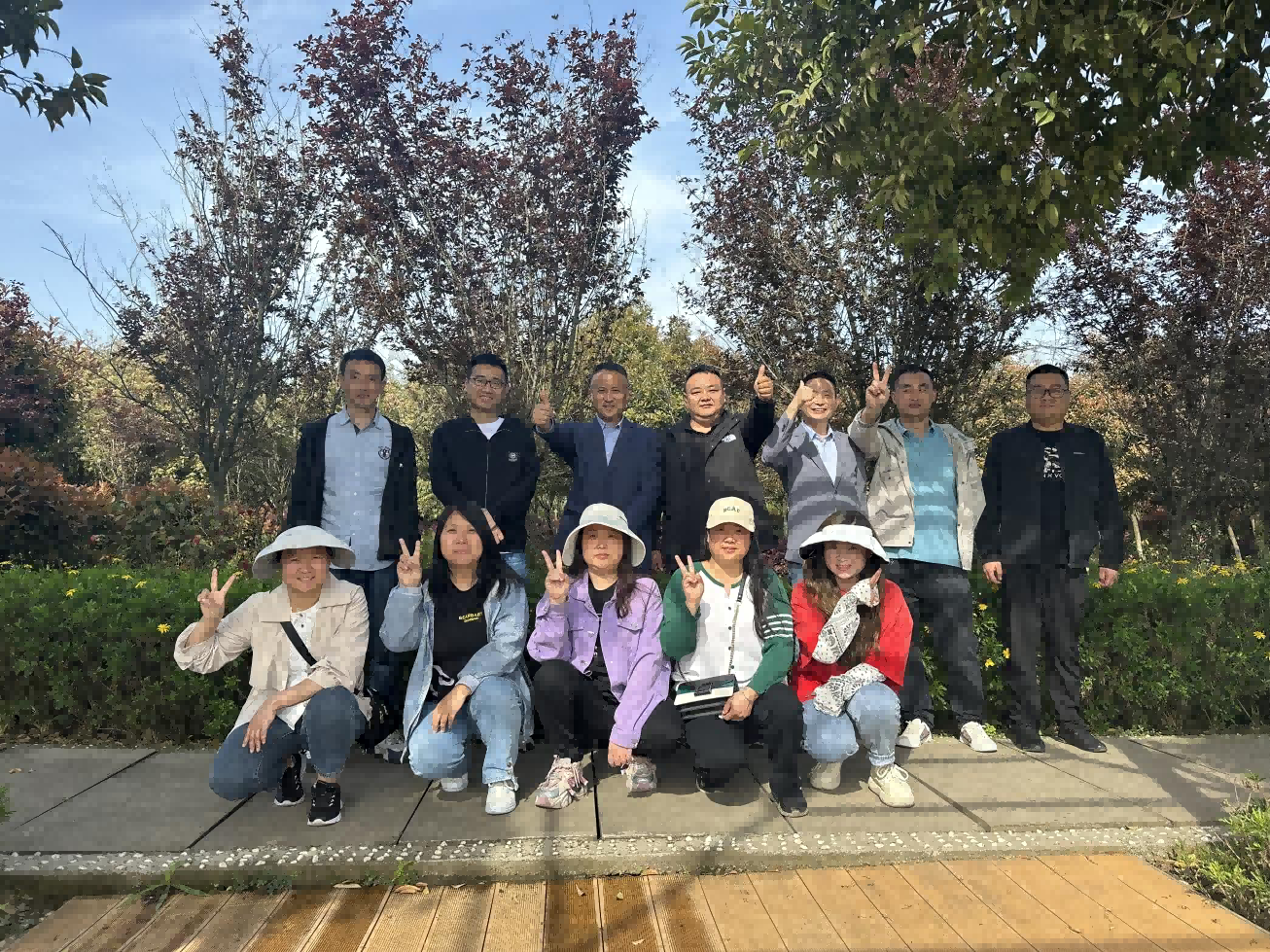 川北公司发展“踏青赏春，，，拥抱天然”主题工会活动1(1).png