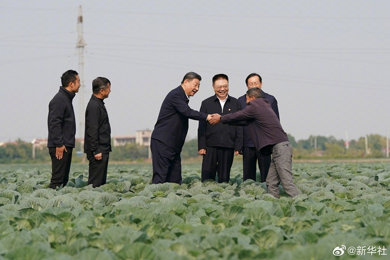 习近平：：推动中国式现代化，必须加快推动村落振兴