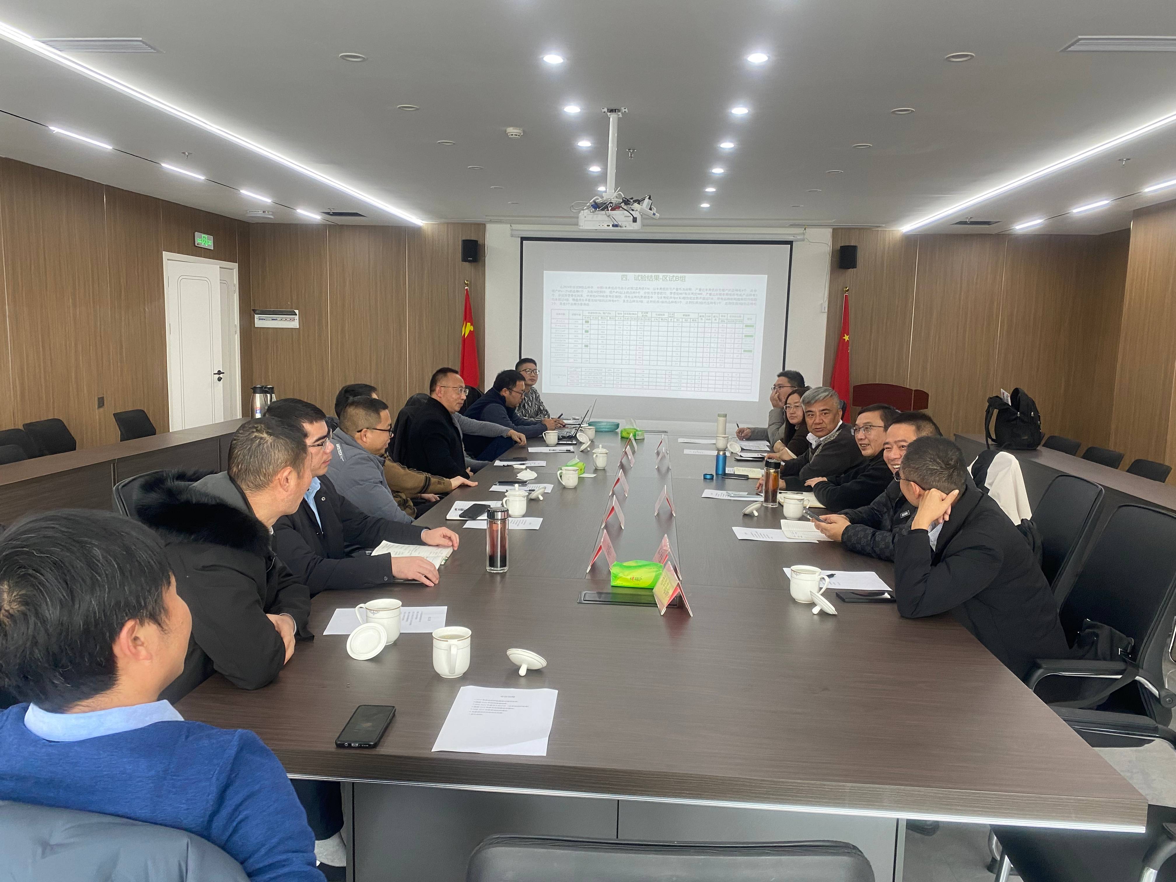 科创中心组织召开四川天府科企水稻结合体2024年度总结会议(1).jpg